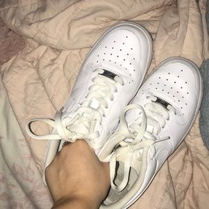 Nike air force 1’s white low